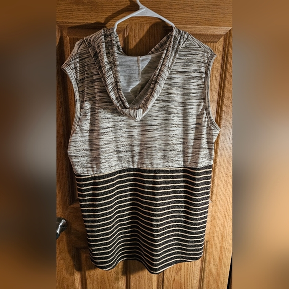 Lularoe Brittany - Picture 3 of 4